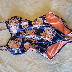 Womens bathing suit